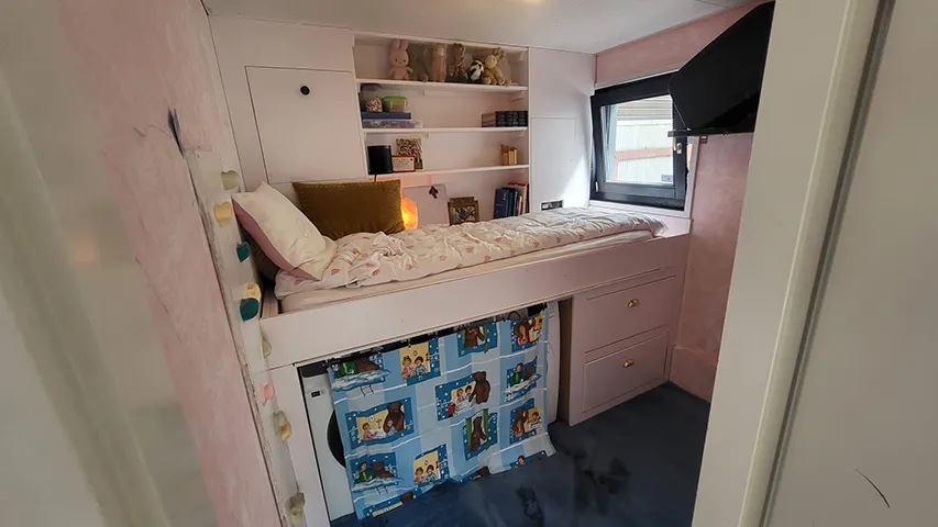 project amsterdam custom bed met kasten en lades in kinderkamer